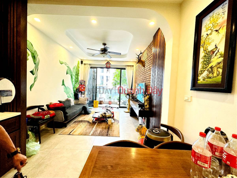 Mai Anh Tuan Townhouse for Sale, Dong Da District. Book 37m Actual 50m Built 5 Floors Approximately 16 Billion. Commitment to Real Photos Description Sales Listings