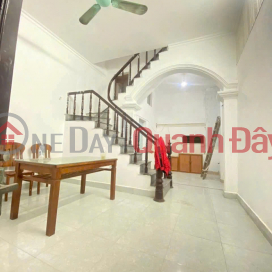 Cho thuê nhà nguyên căn Phố Trần Đại Nghĩa, 40m2, 3 tầng, 3 ngủ, 2 vệ sinh, 9.5 Triệu _0
