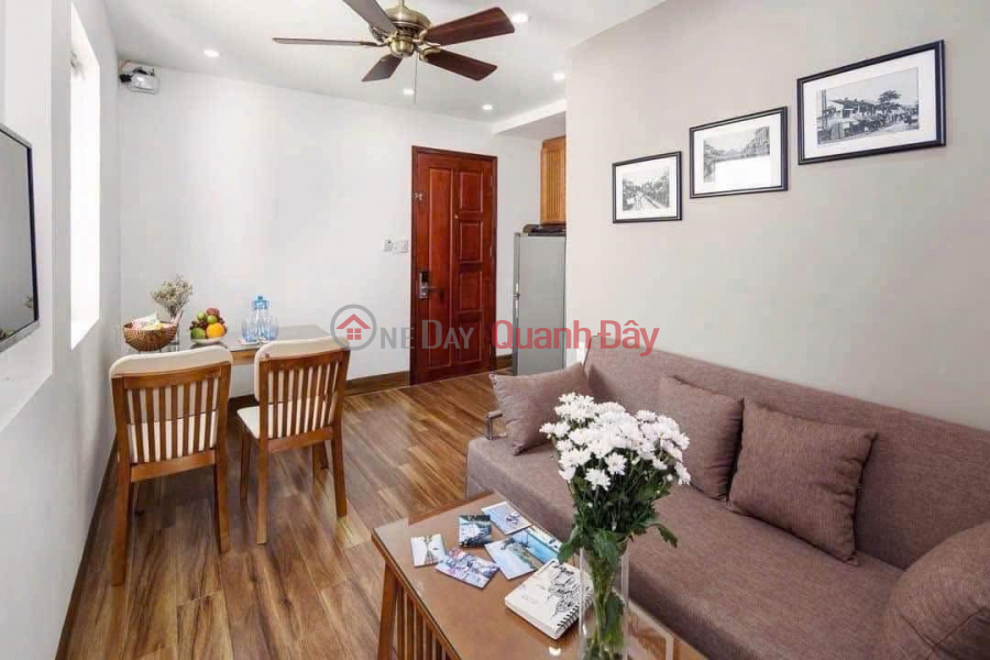 Cho thuê căn hộ đầy đủ nội thất có ban công. Niêm yết cho thuê
