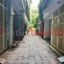 Selling grade 4 house in Hoa Binh lane, Hai Ba Trung district, dt: 36m mt: 4m south-facing house, through lane _0