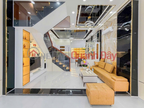 Stunningly beautiful house, located on a car-accessible alley off Nguyen Thi Huong street, in a high-class neighborhood, priced at over 7 billion VND. _0