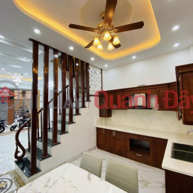 Beautiful house in Dong Da, a car to sleep in, wide alley, good business, 4 bedrooms, 9 billion VND _0