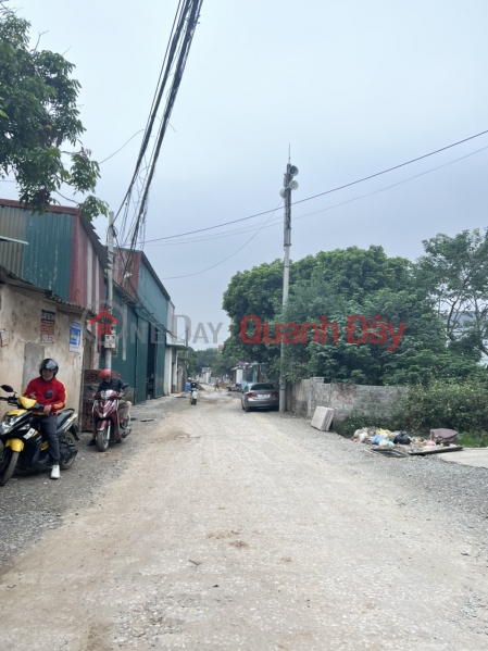 The owner needs to sell a plot of land in Quan Cham village, Phu Nghia Chuong My commune, Hanoi, Dt68'8 m, radius of several hundred meters. Vietnam Sales ₫ 1.35 Billion