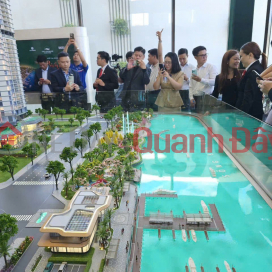 The Emerald River Park is designed for customers seeking a place to live. _0