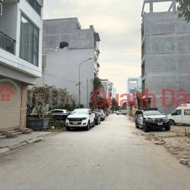 My family is the owner and needs to sell a 145m² plot of land in Dan Nhiem, Van Giang, only 1km by bike from Ecopark<br \/> Enjoy _0