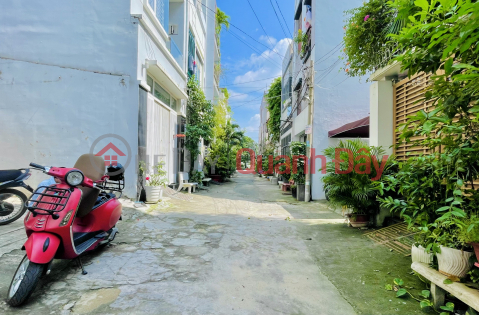 Urgent Sale - 3-storey house in Hiep Binh Chanh, next to Gigamall, only 7 billion - synchronous subdivision, car alley _0