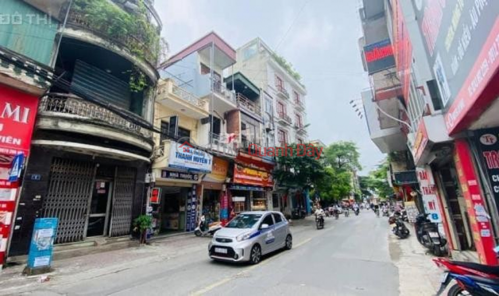 đ 3.55 Billion House for sale facing Nguyen An Ninh - Vong street 30m 5T 3BRs car park small business gate only 3.55 billion call 0817606560