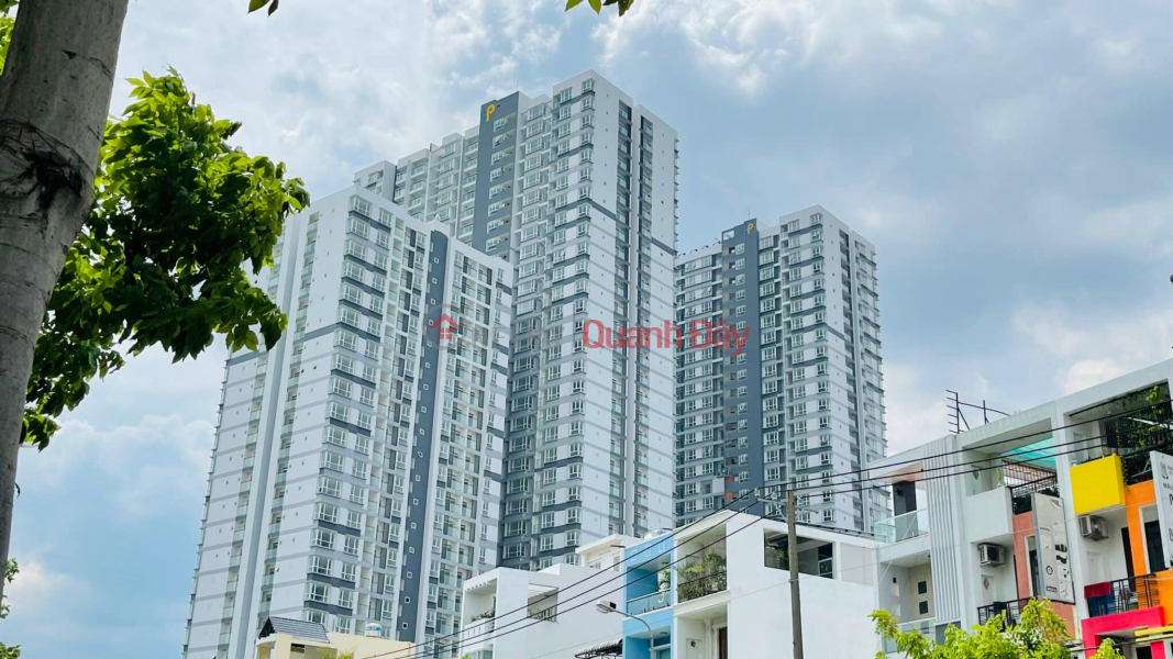 Shopping cart of 500 units for sale and rent The Western Capital District 6 Sales Listings