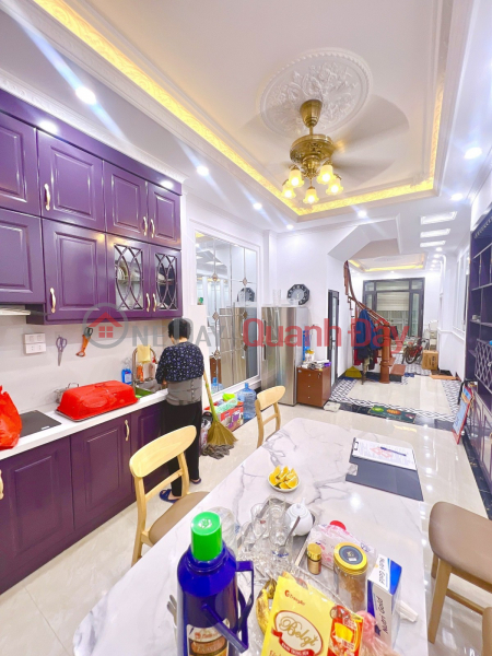 Selling Thai Thinh townhouse Beautiful House with free full furniture near car Area 48m 4Tg MT 3.5m more than 7 billion LHCC. | Vietnam Sales | đ 7 Billion