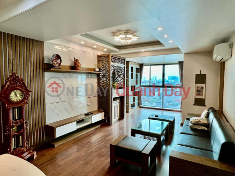 VNT apartment for rent at 19 Nguyen Trai 120m 3 bedrooms 2 bathrooms corner apartment 18 million\/month _0