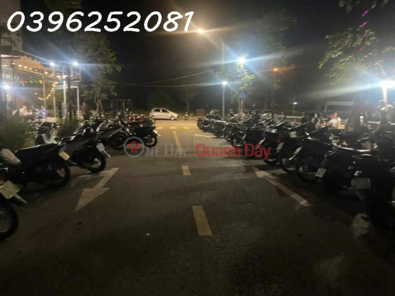 đ 5.5 Billion Prime corner plot at a super VIP roundabout, priced at 5.5 billion VND, with an area of 122.5m2, located on National Highway 18, Cong Hoa, Chi Linh.
