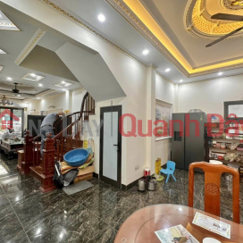 Urgent sale of Le Duc Tho house, Nam Tu Liem, 10 billion, 40m2, 5t, car free, 20m to street, busy business _0