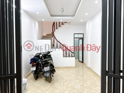 Bui Xuong Trach 4.2 billion - 8p for rent full furniture _0