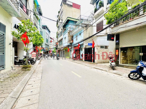 Beautiful, modern 6-story house with elevator, wide and spacious alley allowing cars to pass easily, just a few steps to the car. _0