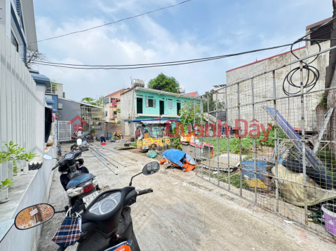 Bán đất tổ 1, Chi Đông, Mê Linh. Ô tô đỗ cửa. Chia 3 lô đẹp. Vị trí trung tâm thị trấn _0