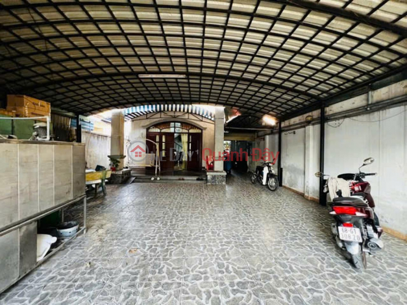 đ 13,8 tỷ Giảm sốc 1.2 tỷ! Nhà MT 3 tầng 200m2, Nở hậu – Dương Công Khi HM