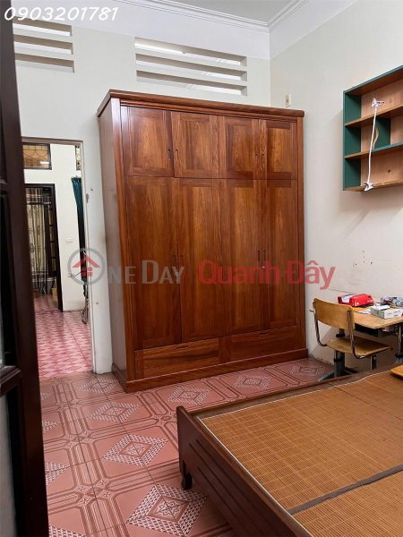 đ 11.5 Million/ month | A 3-story house with a rooftop terrace, 41m², located in alley 336, Lang Street, Dong Da District, is available for rent.