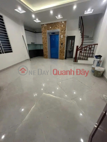PRIVATE HOUSE FOR SALE on O Cach street, 47m2 X 5 floors, 4.8n frontage, 8.6 billion Long Bien. Sales Listings