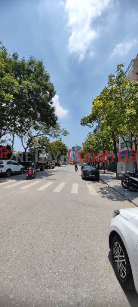 Super hot, selling street land, traffic station for car business, 80m away, priced at 7.8 billion. Sales Listings