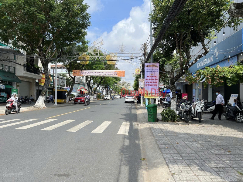 Property Search Vietnam | OneDay | Residential Sales Listings House for sale on Ton Duc Thang street, center of Long Xuyen city, An Giang. Area: 176m² (4m wide)