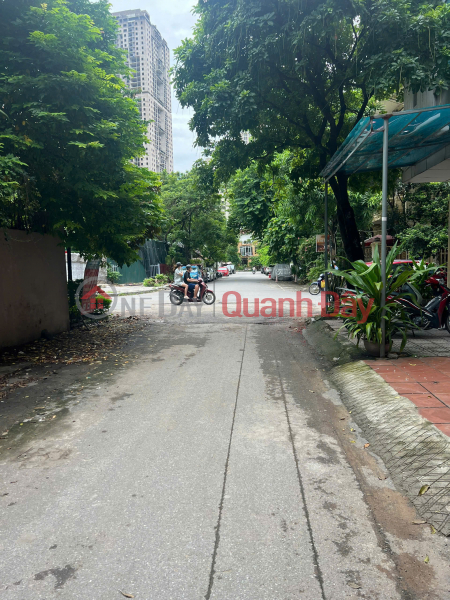 Need to sell corner lot, 2 open sides, 36m wide, Ngo Quyen street, expanding to the back, 7-seat car can enter the house. Top business Sales Listings