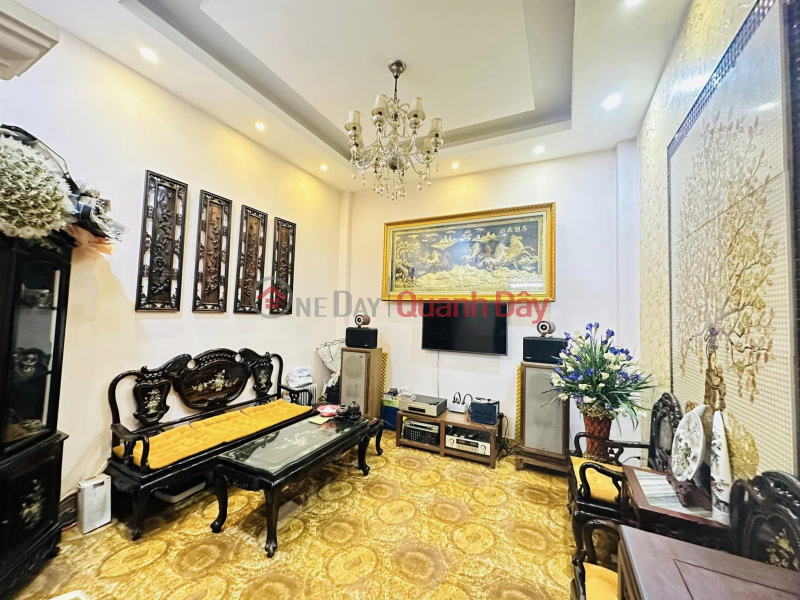 FOR SALE HOANG CAU TOWNHOUSE: 40M2 x MT 4.5M, CAR PARKING, AXING 7 BILLION. Sales Listings