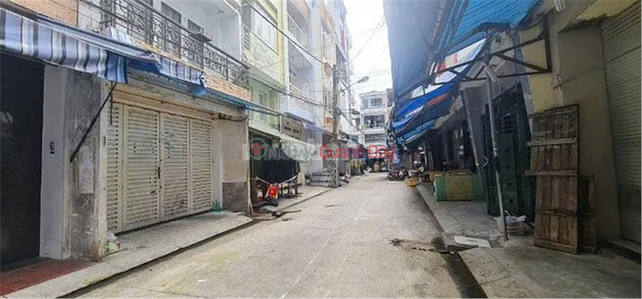 House for sale in Hoang Hoa Tham market, Ward 12, Tan Binh District, Ho Chi Minh City. 1.5km from T3 station gate Sales Listings