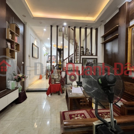 Quan Nhan Nhan Chinh private house for sale 50m 4X4T alley, nice house business right at the corner 6 billion contact 0817606560 _0