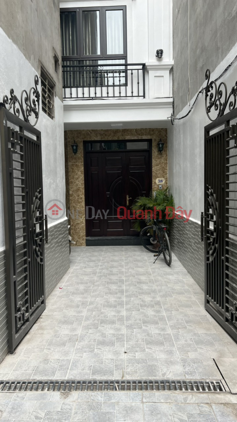 House for rent area 35m2 x 5 floors. Hoang Hoa Tham Street _0