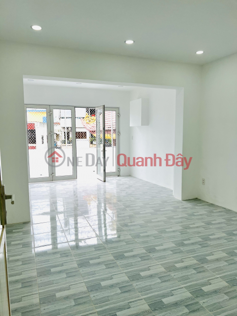 New 4-storey house for rent on Hoang Van Thu street _0