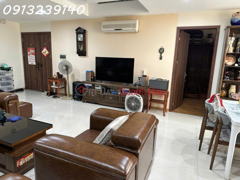 I (Owner) need to sell an apartment at 25 Lac Trung Apartment, Vinh Tuy Ward, Area 156m2, Price 85 million\\/m2, Vietnam | Sales | đ 85 Million