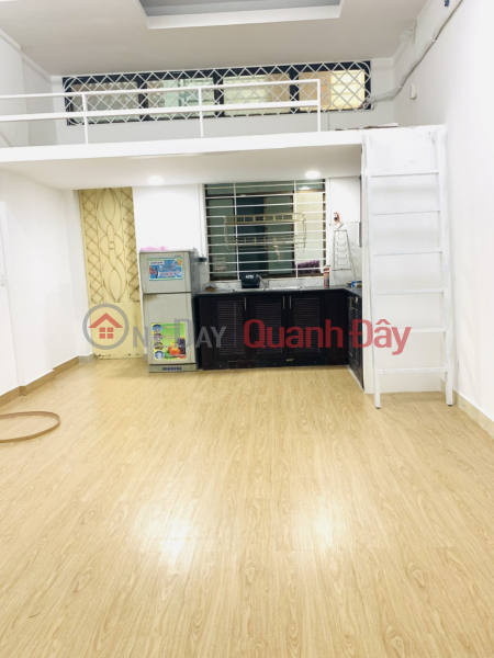 Office for rent while living and working at P12, Tan Binh only 5 million\\/month Rental Listings