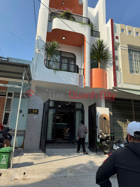 Cam Le Center, 3-storey house Le Kim Lang, 7.5m road, 9m sidewalk, near airport and Le Dai Hanh. Sales Listings