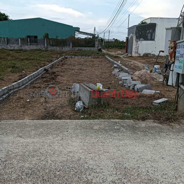 Selling a beautiful residential plot with 2 frontages - A few hundred meters from Ton market Sales Listings