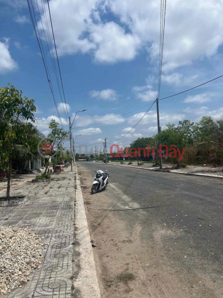 ĐẤT NỀN MẶT TIỀN + KÈM VUÔNG LIỀN KỀ Tại Ấp 2, Thị trấn Cái Đôi Vàm, Huyện Phú Tân, Cà Mau Việt Nam | Bán, đ 3,9 tỷ