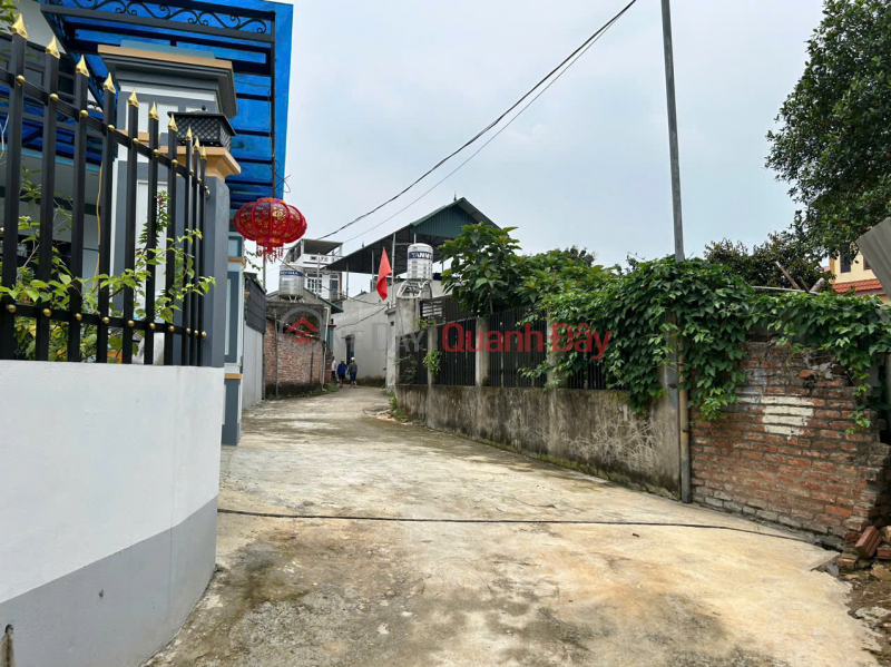 The owner is asking me to sell a 118m² plot of land, located on the second lane 50m from the main road of Apphan, for slightly over 2 billion VND., Vietnam | Sales | đ 2.25 Billion