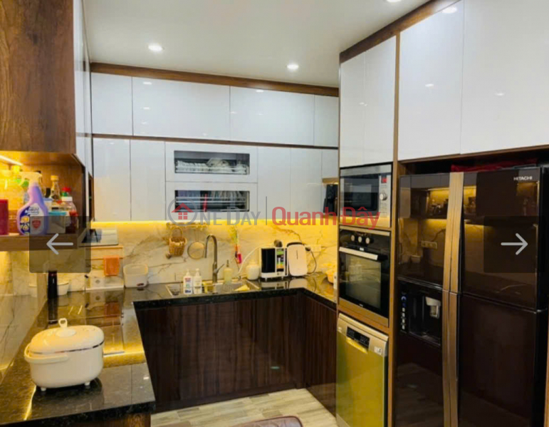 Nhà Mới Lạc long Quân -40M-5 Tầng-MT5m-15 Tỷ-Ô tô-Gần Hồ -Kinh doanh Việt Nam | Bán đ 15 tỷ