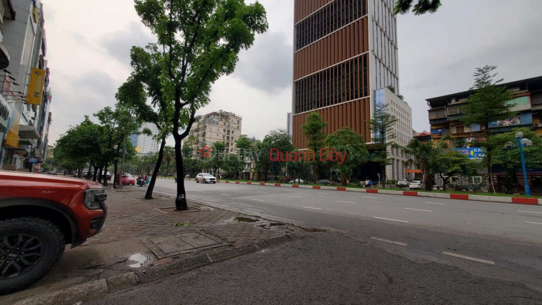 đ 13.8 Billion 5-FLOOR HOUSE FOR SALE 50M2 ON HOANG QUOC VIET STREET, CAR GARAGE BUSINESS OVER 13 BILLION