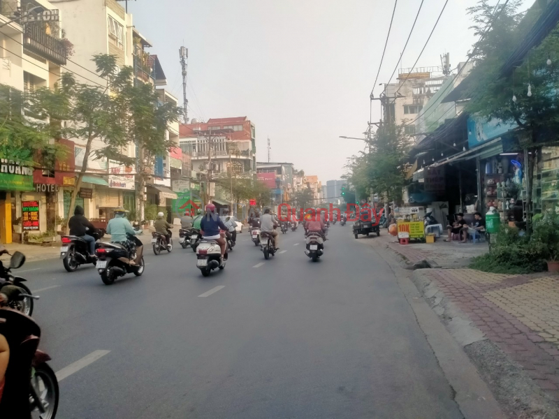 House for sale in front of Binh Thanh District, Dinh Bo Linh Street, Ward 26, Area 80m2, Price 15 Billion. Sales Listings