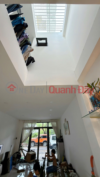 Beautiful house for sale, 2-story concrete structure, 13m wide paved road. 5km from Nha Trang train station. Opposite Sun. Sales Listings