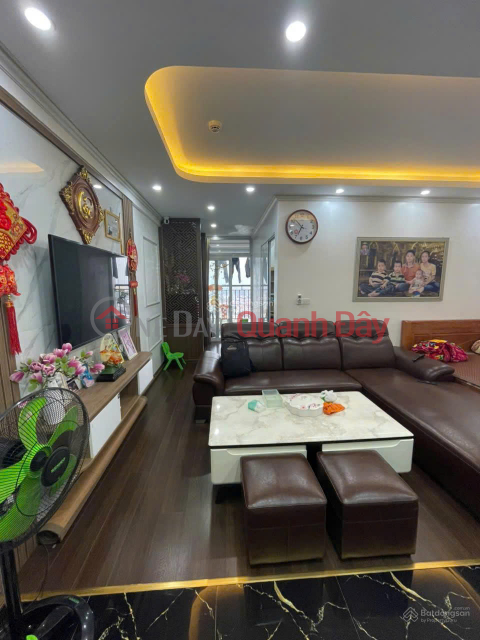 Bán căn hộ chung cư tầng cao, view đẹp, full đồ _0