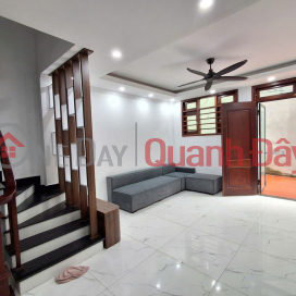 BAN NHÀ DÂN XÂY 4 TẦNG Phố Nguyễn VănCừ -Long Biên 36m2 X 7.6 Tỷ. _0