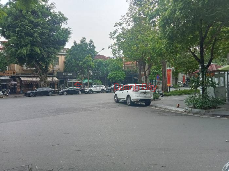 bán nhà lô góc mặt phố Trần Hưng Đạo-Hoàn Kiếm, 133m mặt tiền 10m, vị trí đắc địa Niêm yết bán