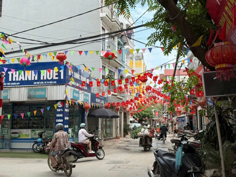 NEW HOUSE FOR SALE IN TRUNG KIEN BTL, 5 FLOORS, 36M2, CAR PARKING AT THE GATE, ONLY OVER 5 BILLION Sales Listings