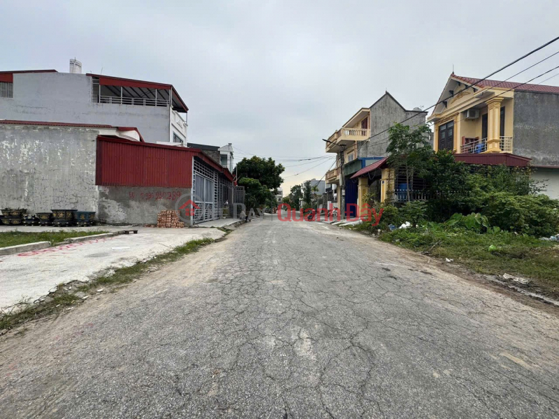 50.4m² Bui Pho Street – Car accessible alley – Approximately 200m from DT353 – Price 1.2XX billion VND. Zalo 0567 222 555 Sales Listings