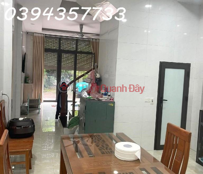 HOUSE FOR SALE IN HOANG QUOC VIET: 40M2 x 5 FLOORS, LEXUS CAR PARKING AT THE DOOR, SIDEWALK LOT, ONLY 9.x BILLION, Vietnam Sales | đ 9.9 Billion