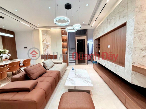 Hoang Hoa Tham Street, 46m² x 5 floors, elevator, fully furnished, 11.9 billion VND, 2 alleyway frontages, 30m from the main street. _0