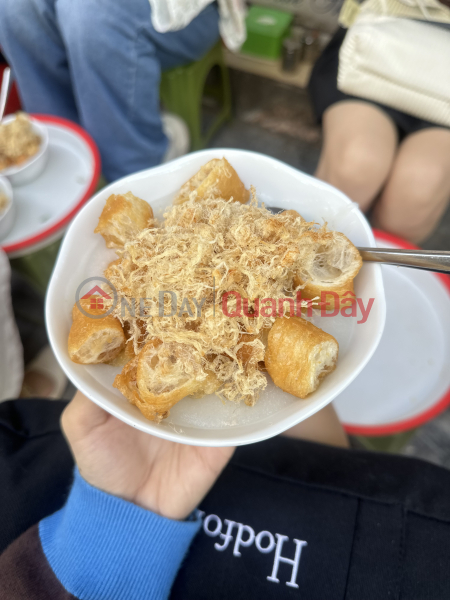 Ba Loi Cong Pork Rib and Cartilage Congee - 39 Hang Dieu Street (Cháo Sườn Sụn Bà Lợi Còng - 39 Hàng Điếu),Hoan Kiem | (1)