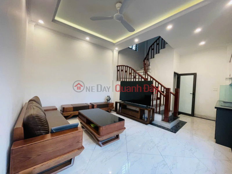 Nhà đẹp – ô tô đỗ cửa – 31m² tại trung tâm Thạch Bàn nhỉnh 6 tỷ ! Niêm yết bán