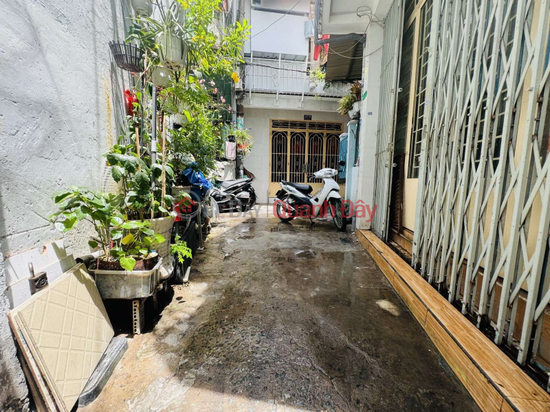 House for sale C4 Hoang Van Thu Street, Ward 9, Phu Nhuan, 50m2, 4.2m wide, only a little over 4 billion. Sales Listings